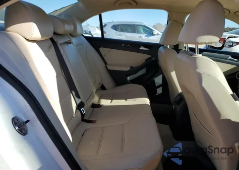 2014 Volkswagen Jetta Se z USA, uszkodzony, nr VIN 3VWD17AJ2EM223432